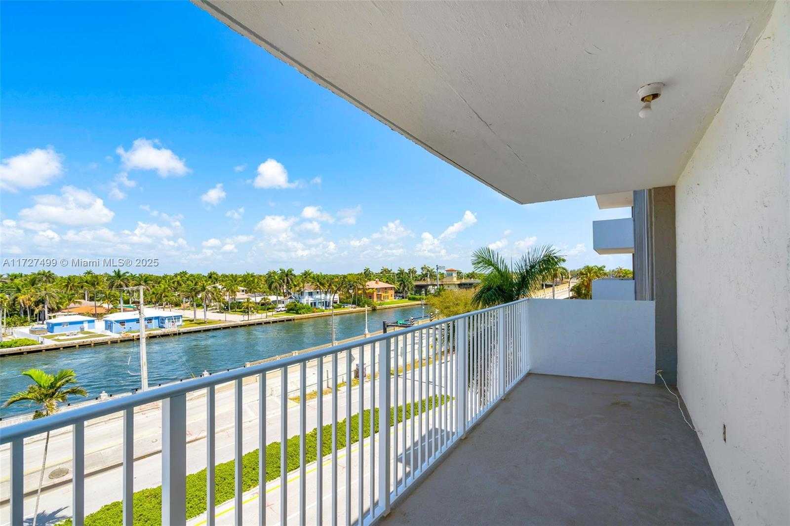 Small Image of 211 SOUTH OCEAN DR #505, Hollywood Number 4