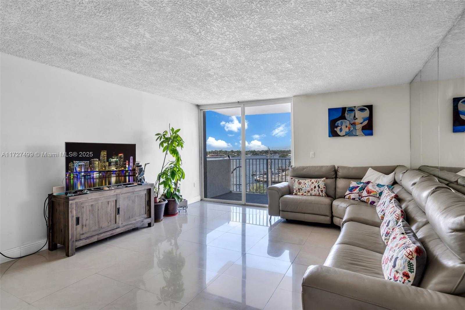Small Image of 211 SOUTH OCEAN DR #505, Hollywood Number 5