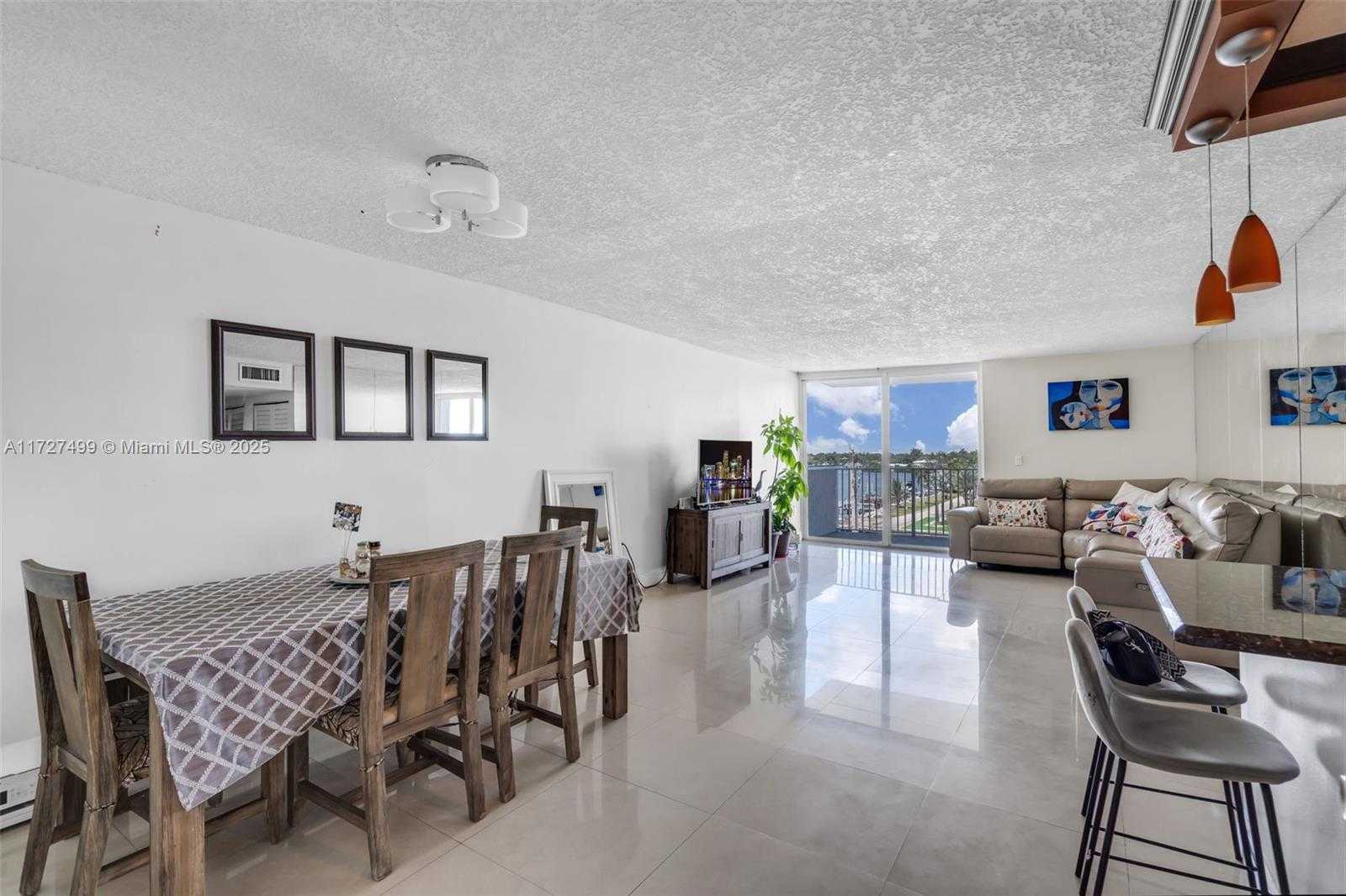 Small Image of 211 SOUTH OCEAN DR #505, Hollywood Number 7