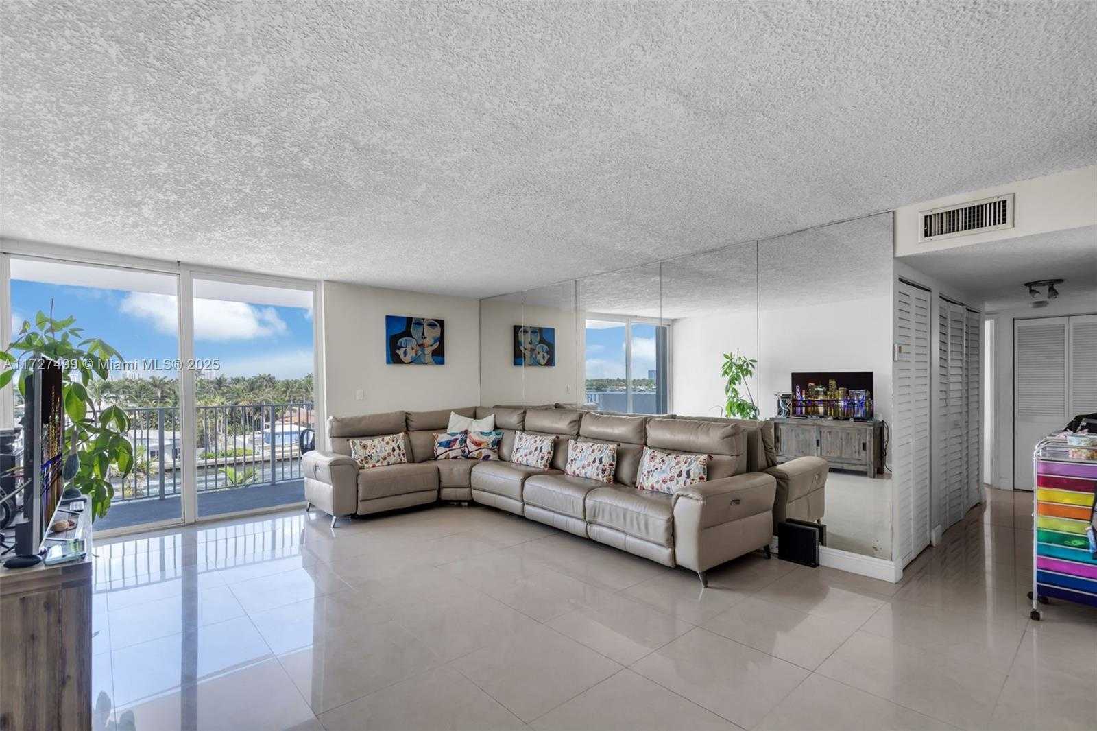 Small Image of 211 SOUTH OCEAN DR #505, Hollywood Number 8