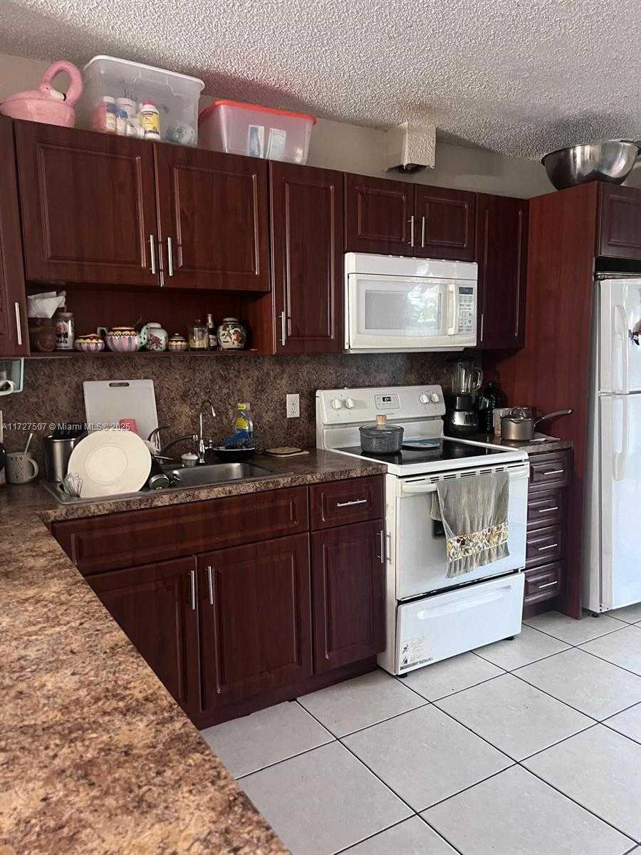Small Image of 4828 ORLEANS CT #B, West Palm Beach Number 1