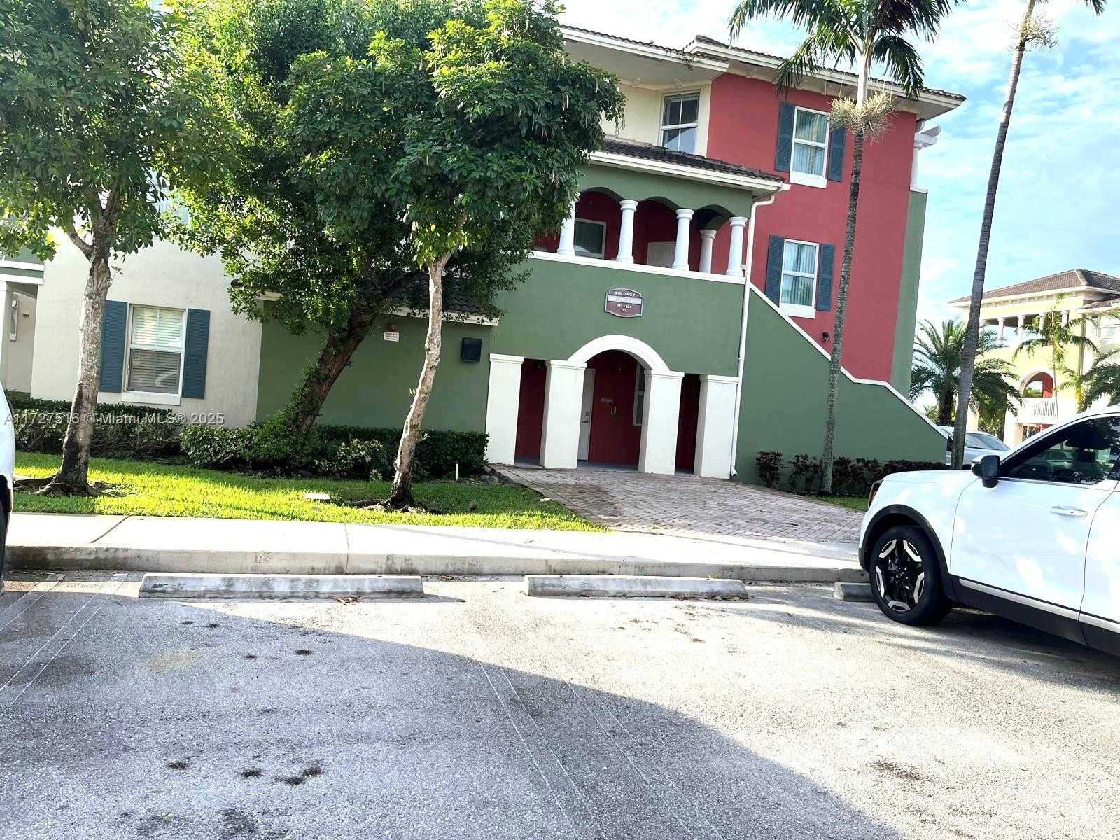 Small Image of 10902 NORTH WEST 83RD ST #112, Doral Number 3