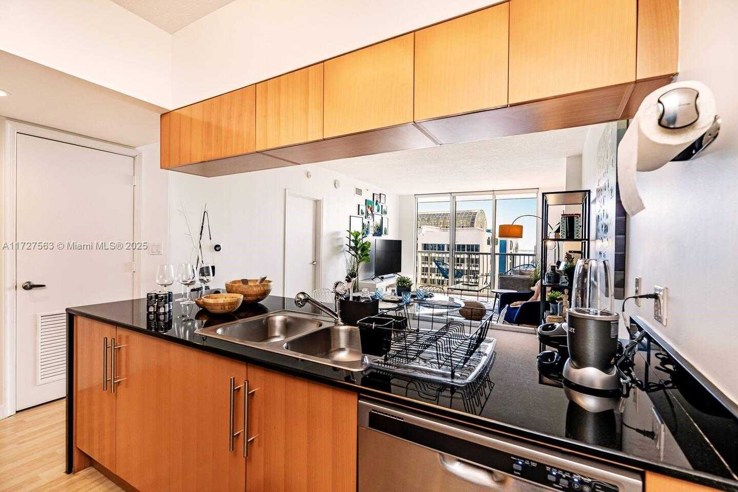 Small Image of 1750 NORTH BAYSHORE DR #3906, Miami Number 7