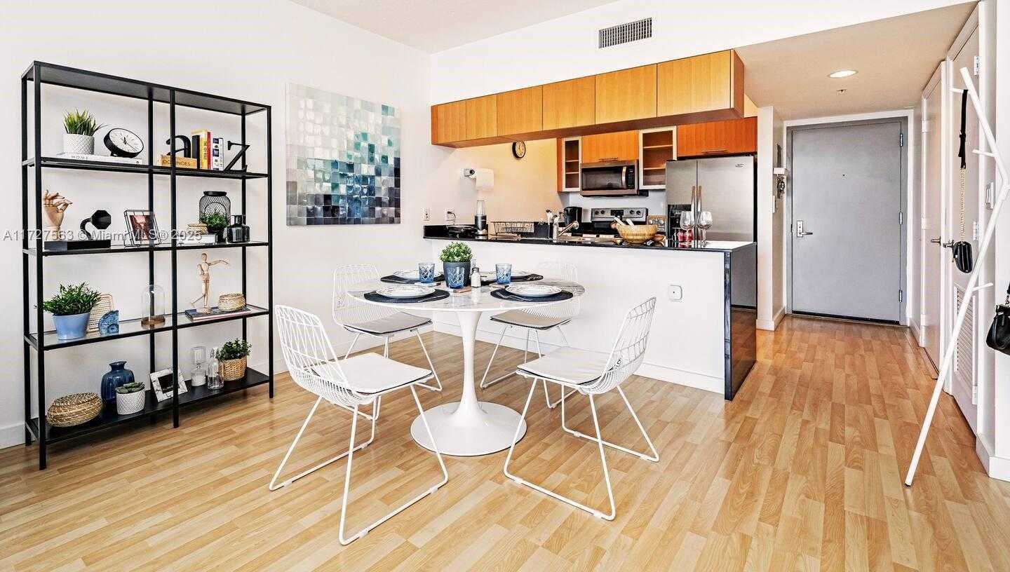 Small Image of 1750 NORTH BAYSHORE DR #3906, Miami Number 9