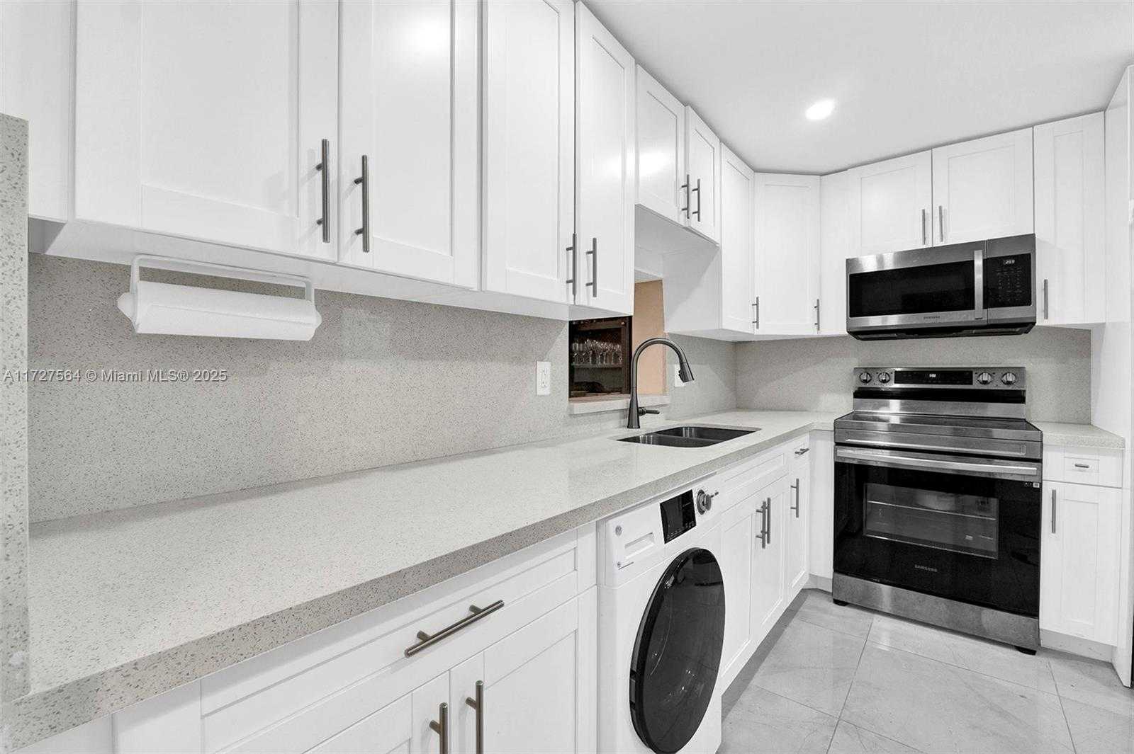 Small Image of 501 NORTH EAST 14TH AVE #601, Hallandale Beach Number 3