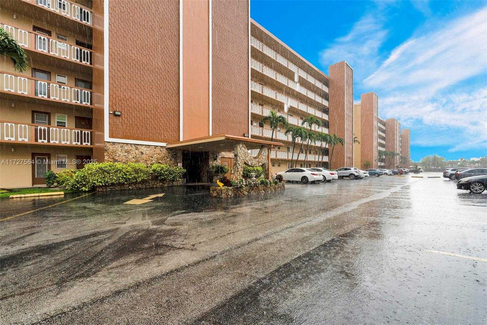 Small Image of 501 NORTH EAST 14TH AVE #601, Hallandale Beach Number 31