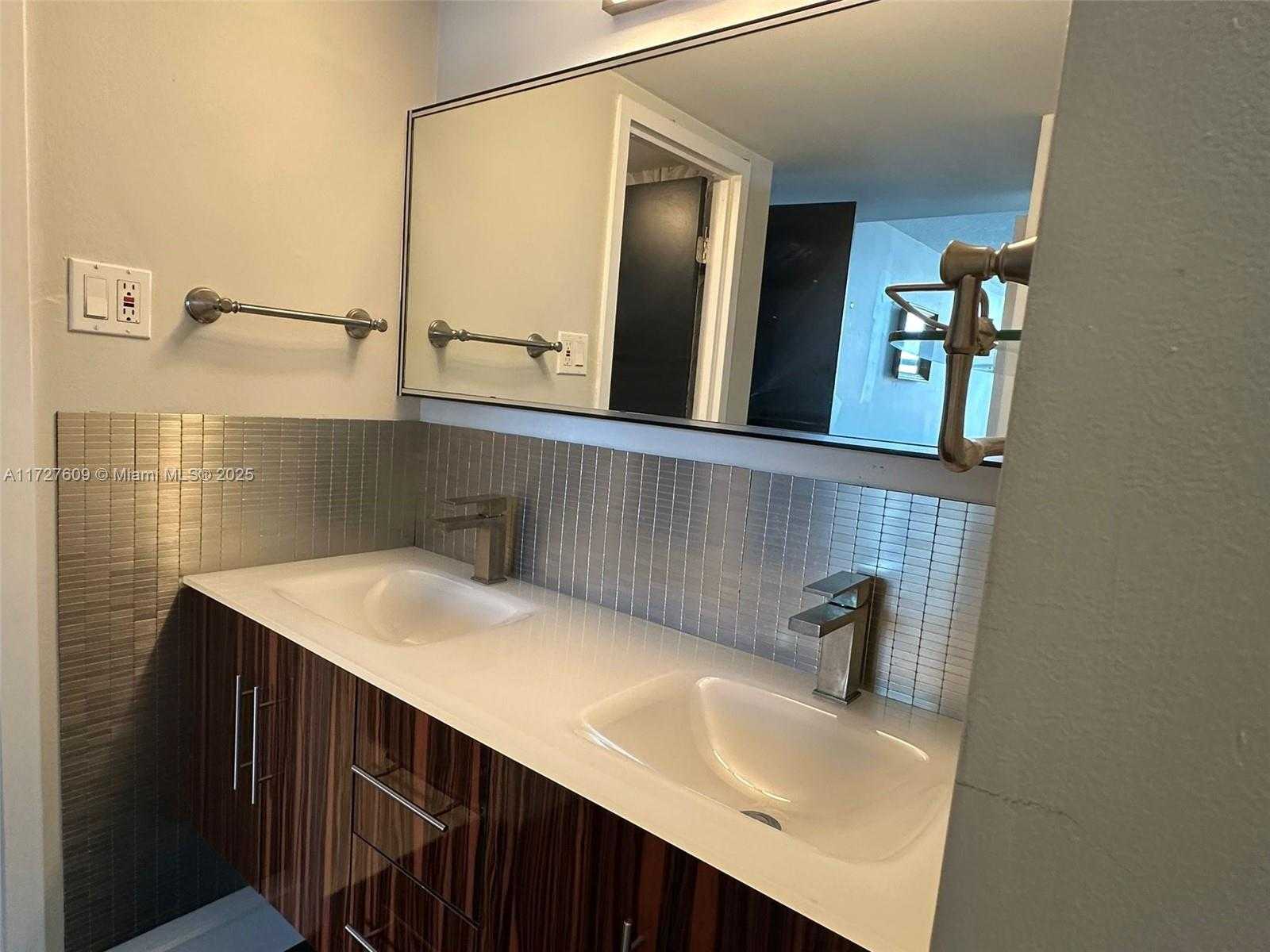 Small Image of 16565 NORTH EAST 26TH AVE #5B, North Miami Beach Number 14