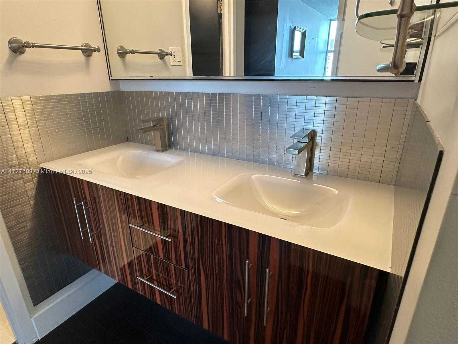 Small Image of 16565 NORTH EAST 26TH AVE #5B, North Miami Beach Number 15