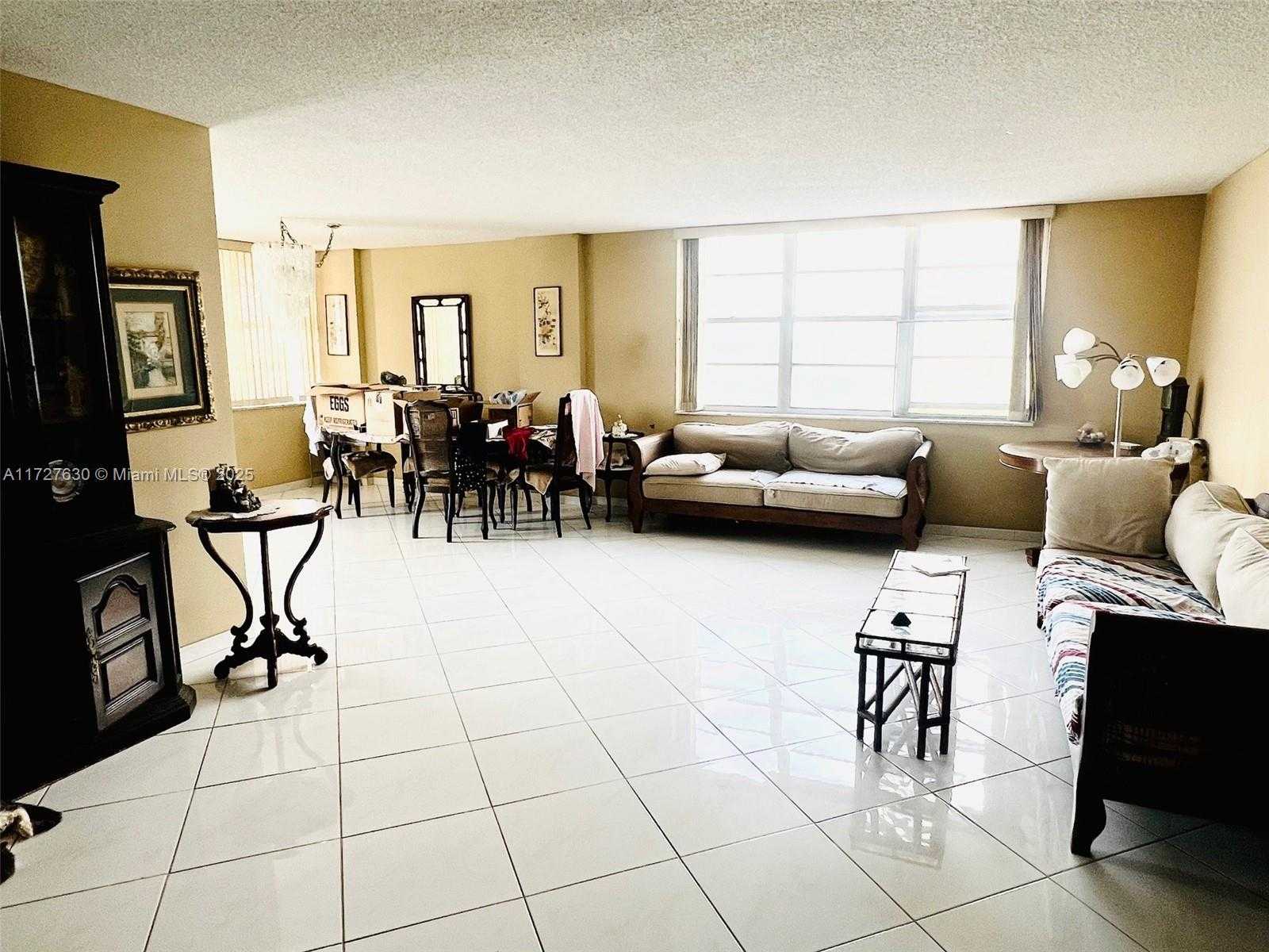 Small Image of 250 174TH ST #Unit 317, Sunny Isles Beach Number 4