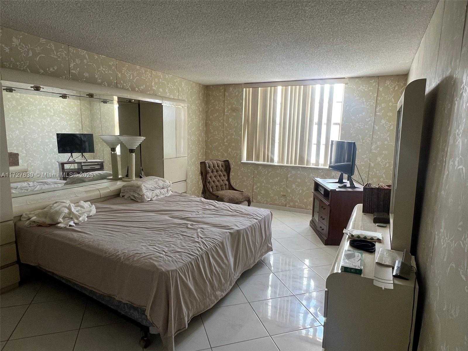 Small Image of 250 174TH ST #Unit 317, Sunny Isles Beach Number 7