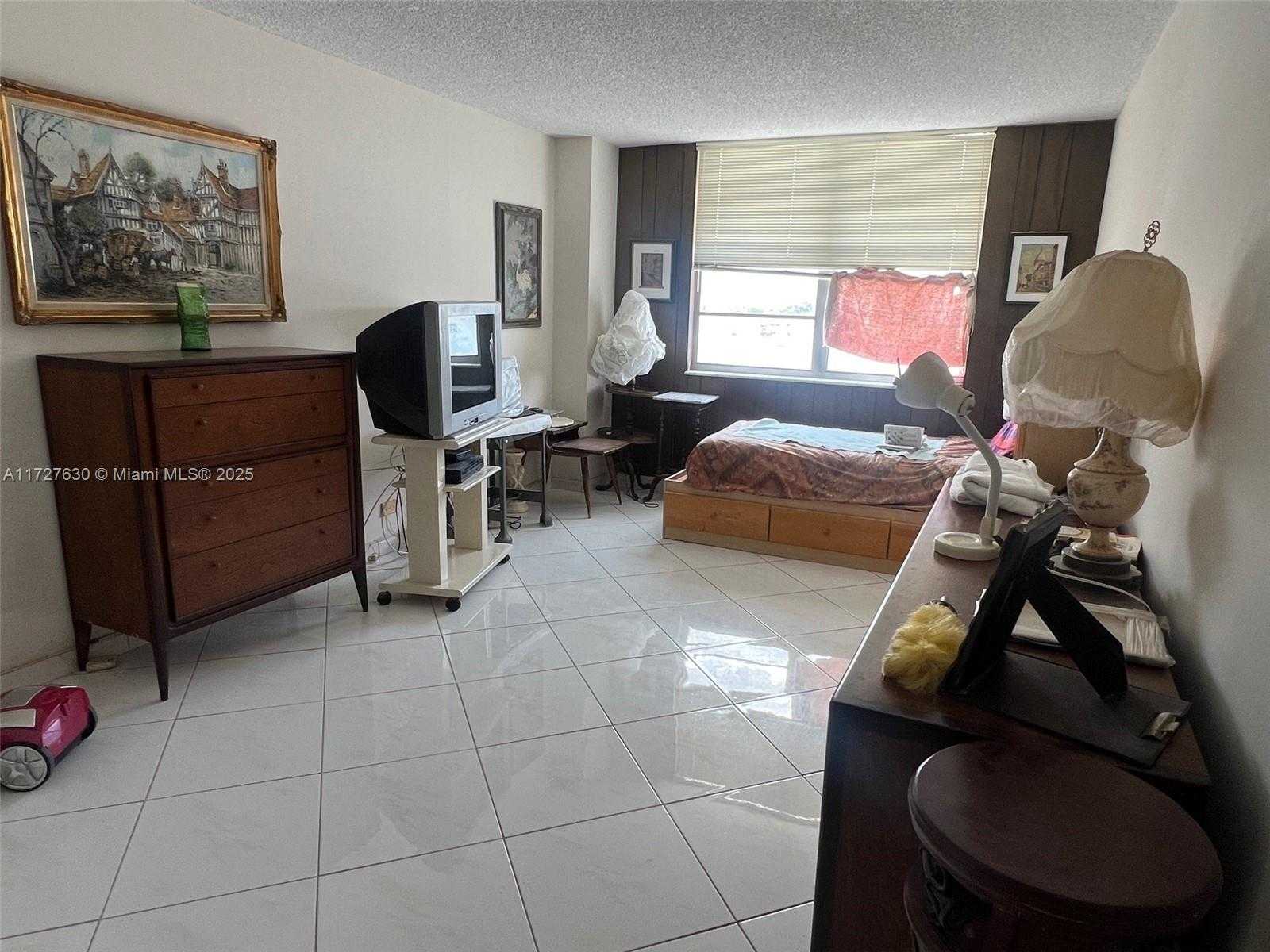 Small Image of 250 174TH ST #Unit 317, Sunny Isles Beach Number 8