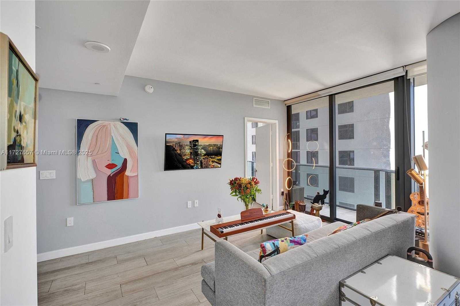 Small Image of 55 SOUTH WEST 9TH ST #1901, Miami Number 10