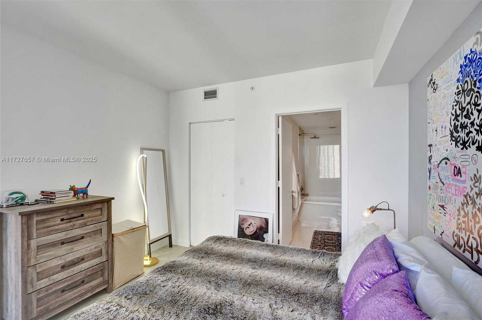 Small Image of 55 SOUTH WEST 9TH ST #1901, Miami Number 26