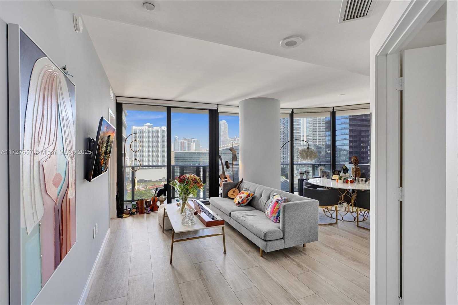Small Image of 55 SOUTH WEST 9TH ST #1901, Miami Number 8