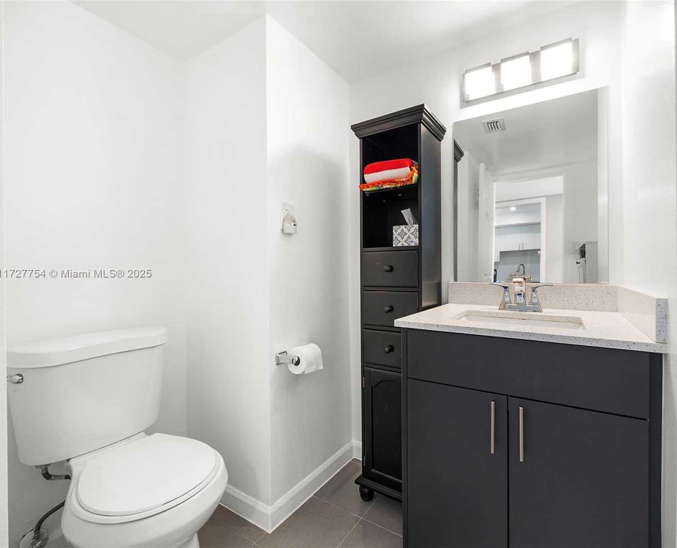 Small Image of 18011 BISCAYNE BLVD #PH03, Aventura Number 26