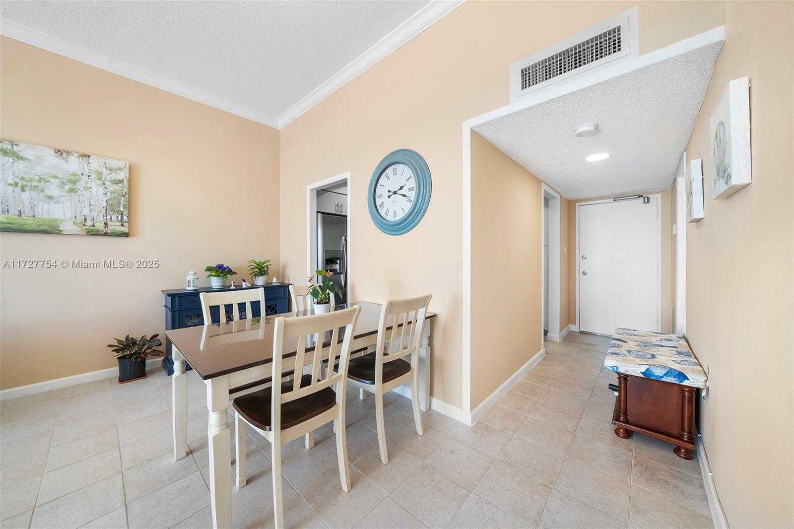 Small Image of 18011 BISCAYNE BLVD #PH03, Aventura Number 9