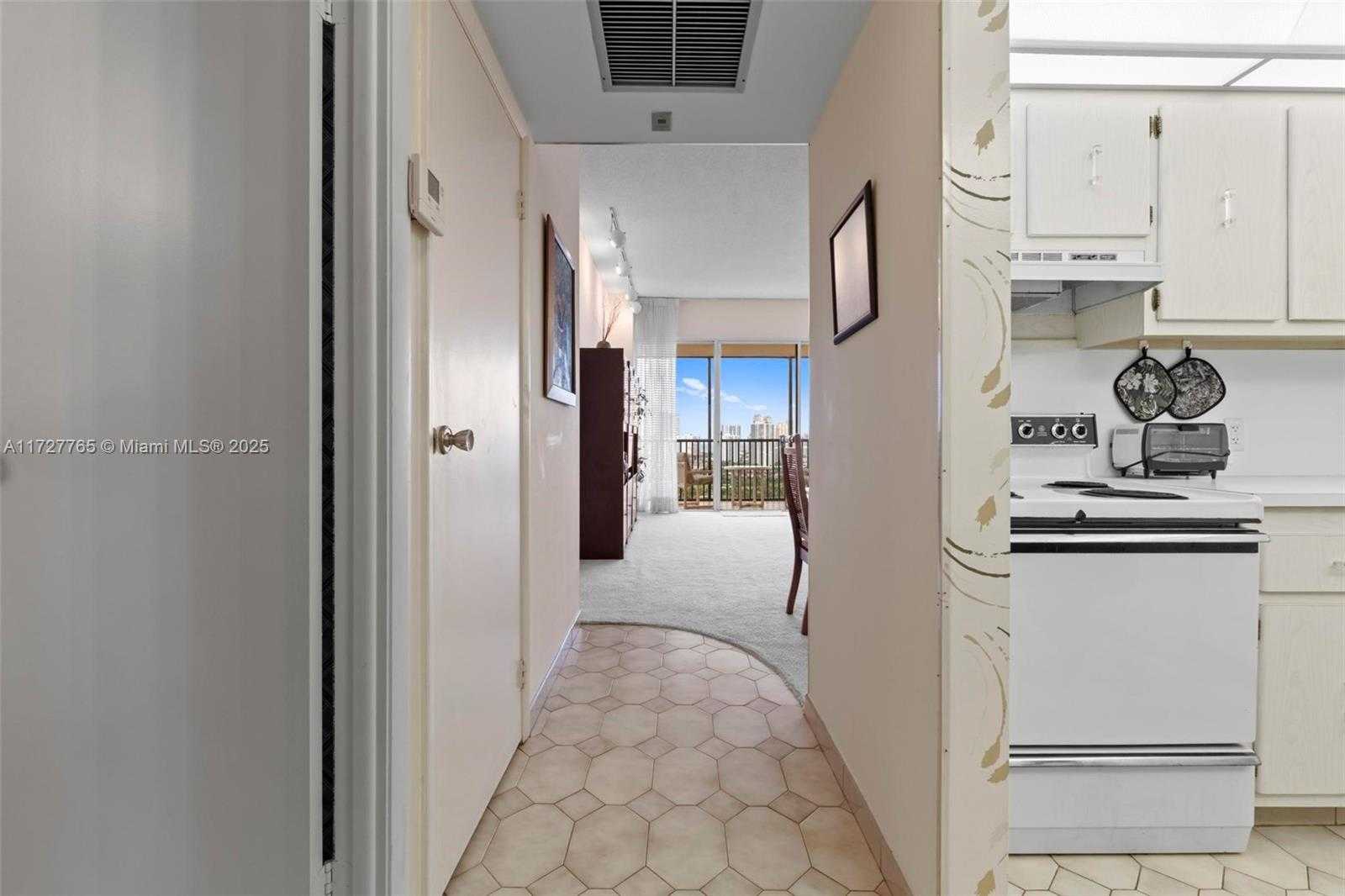 Small Image of 20301 WEST COUNTRY CLUB DR #PH25, Aventura Number 11