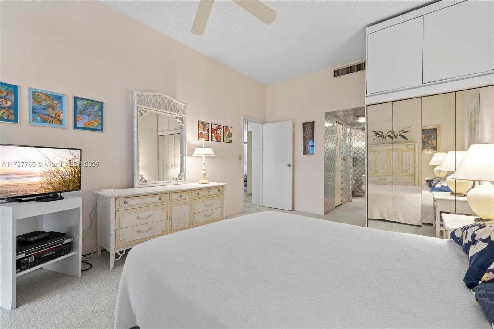 Small Image of 20301 WEST COUNTRY CLUB DR #PH25, Aventura Number 21