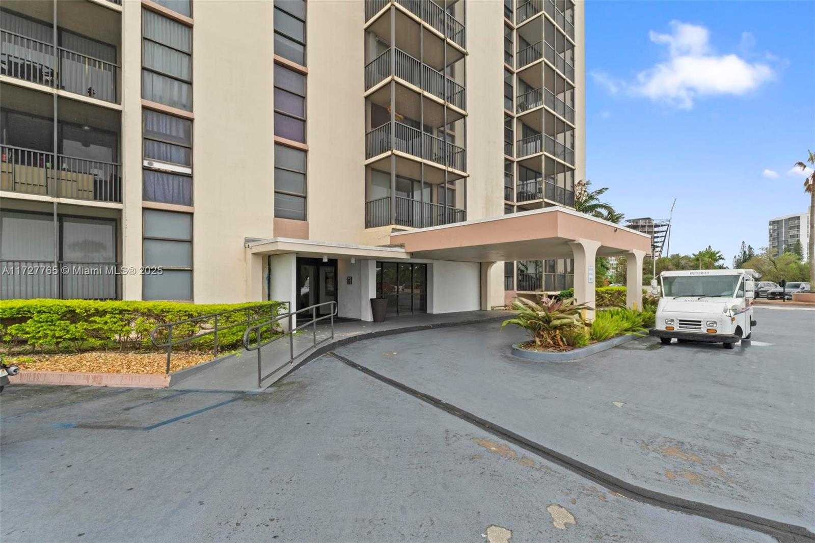 Small Image of 20301 WEST COUNTRY CLUB DR #PH25, Aventura Number 9