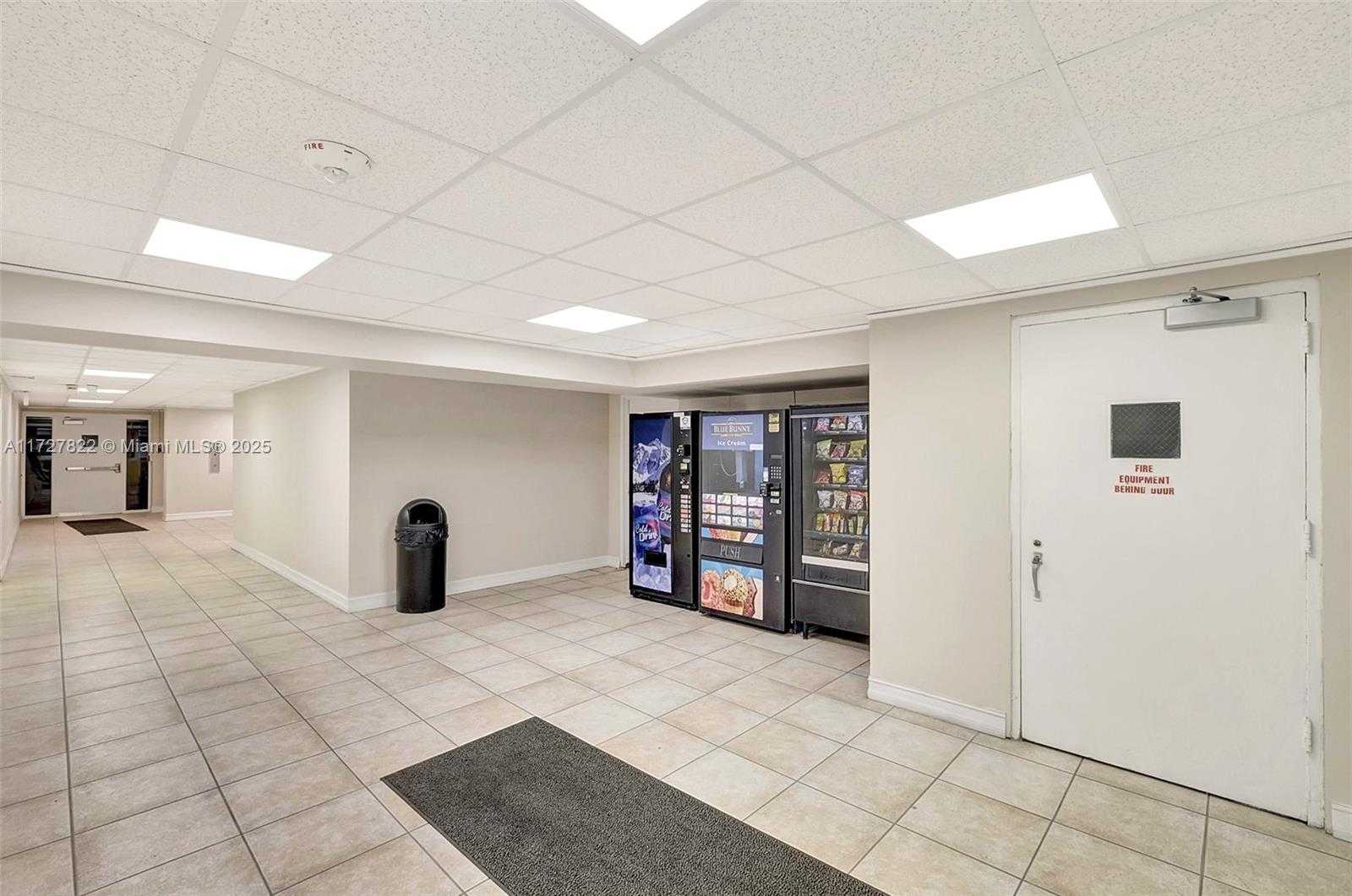 Small Image of 5005 COLLINS AVE #1224, Miami Beach Number 61