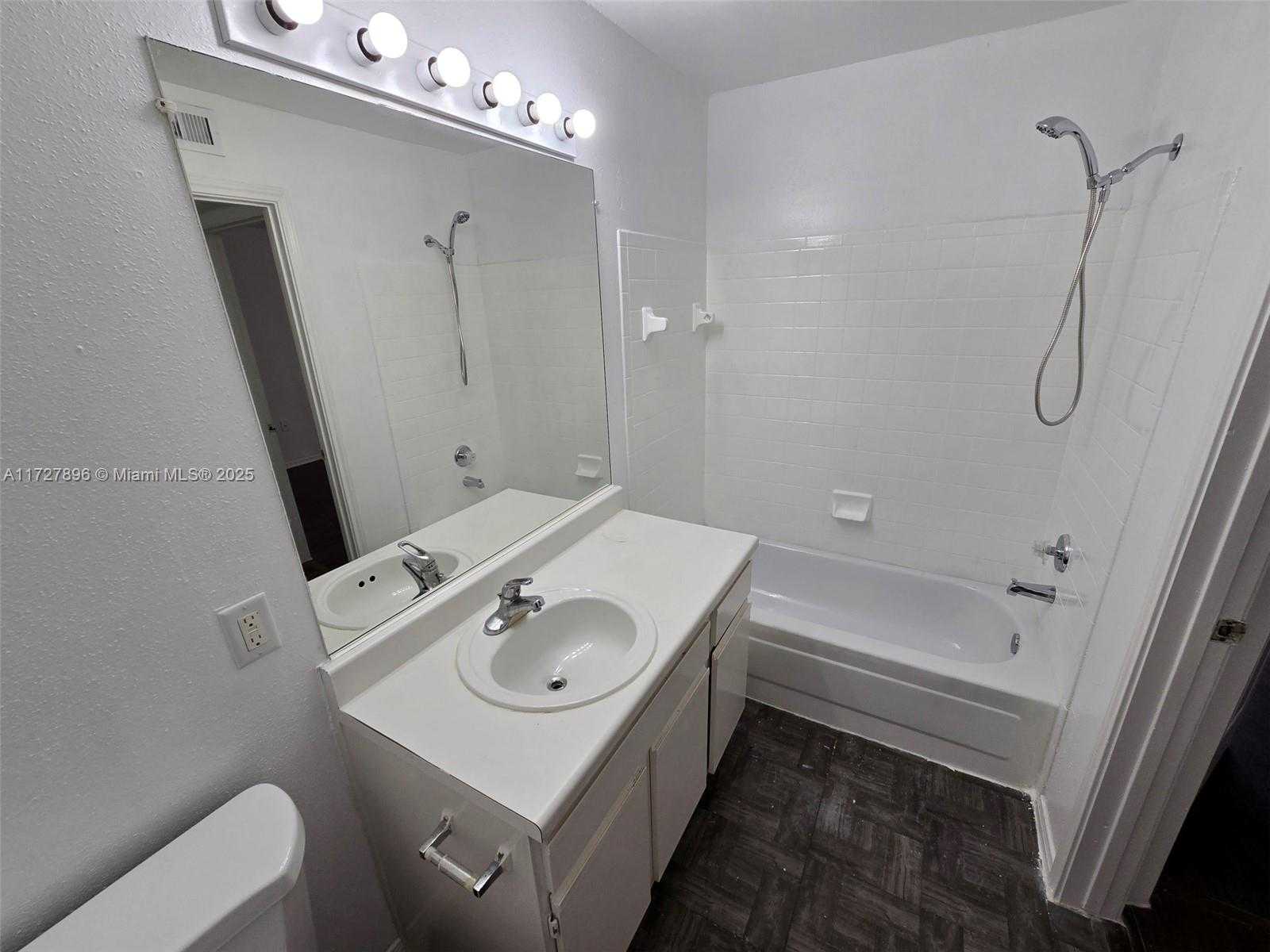 Small Image of 2622 NORTH WEST 33RD ST #2011, Oakland Park Number 11