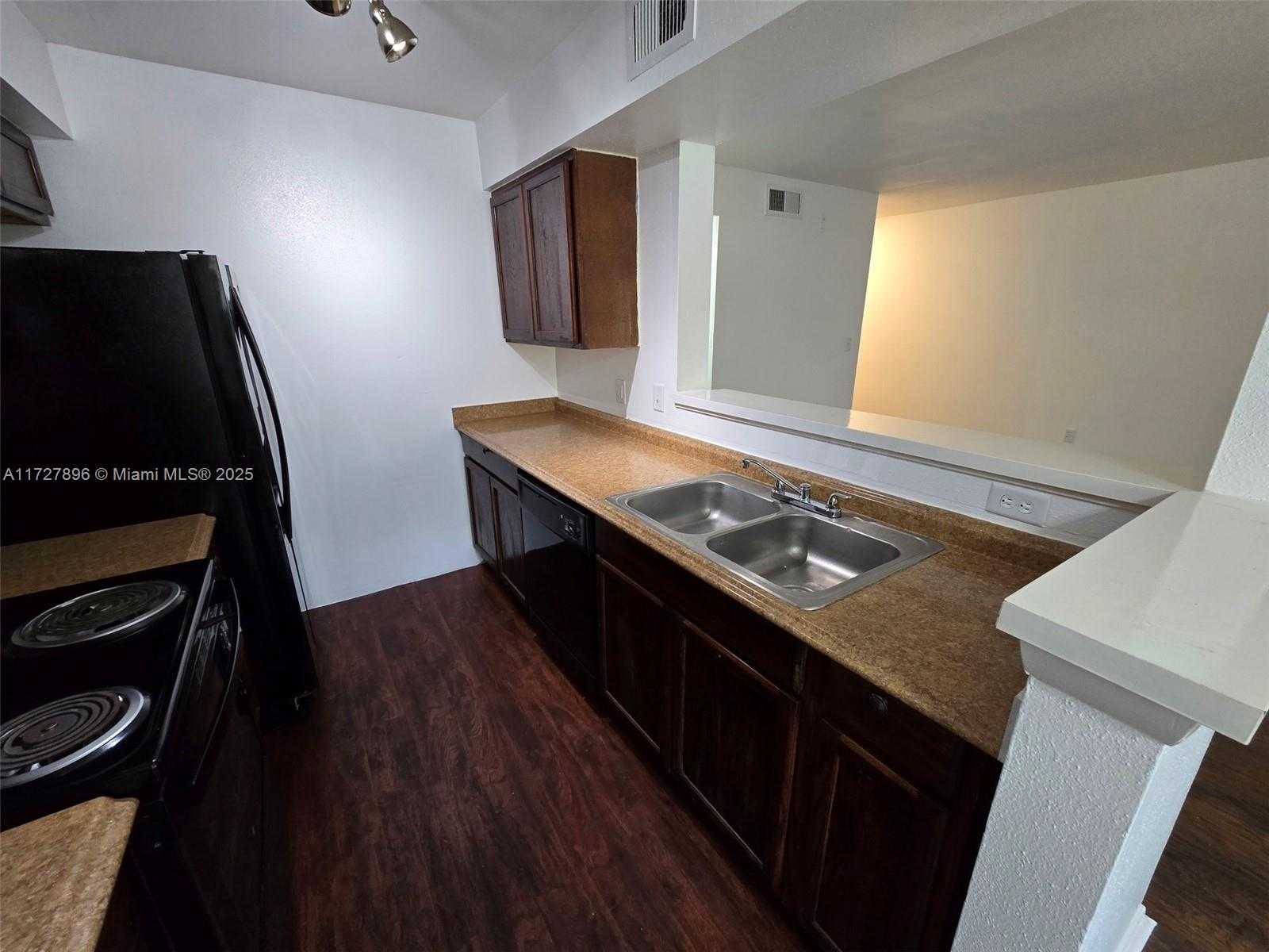 Small Image of 2622 NORTH WEST 33RD ST #2011, Oakland Park Number 12