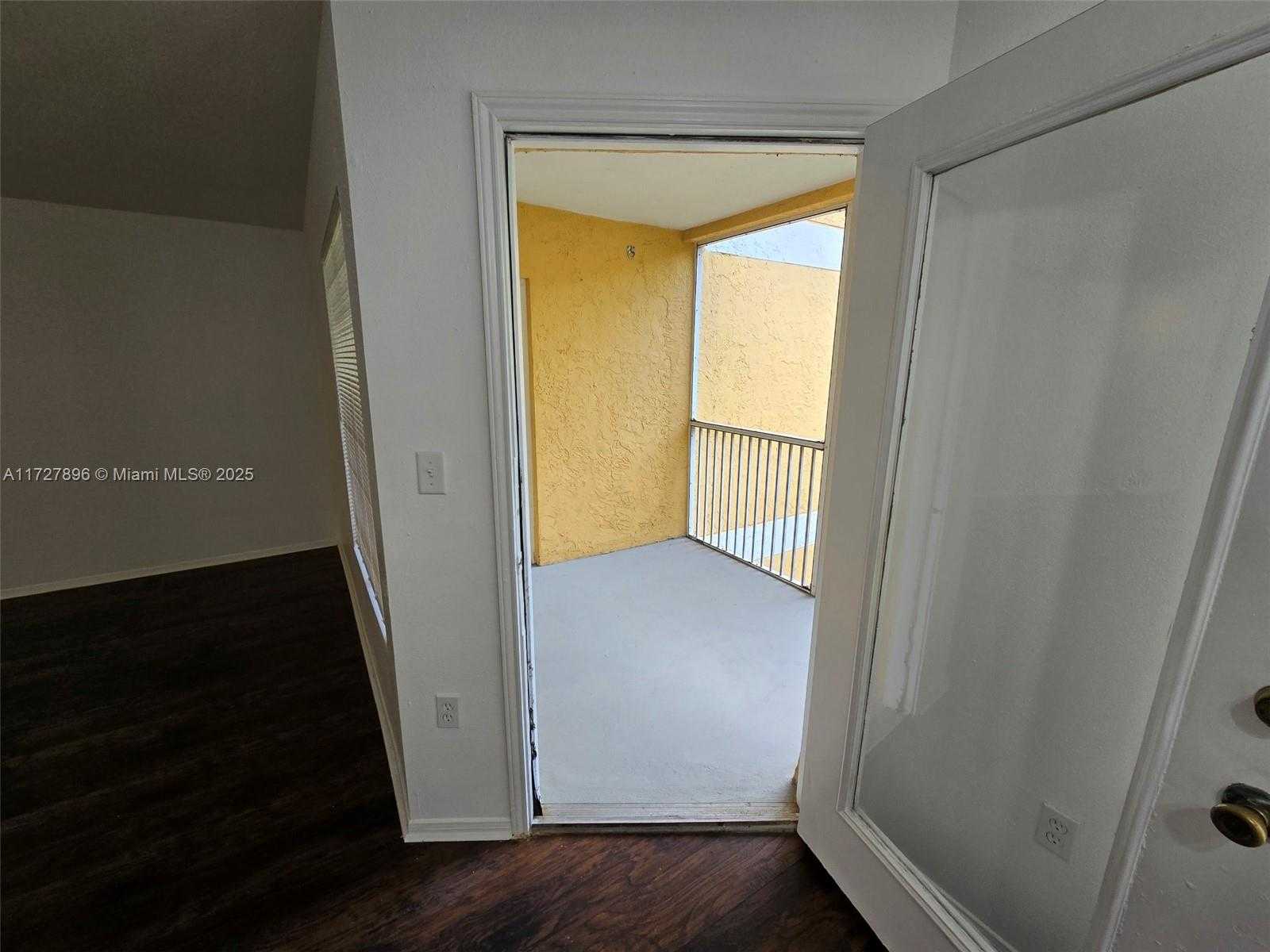 Small Image of 2622 NORTH WEST 33RD ST #2011, Oakland Park Number 14