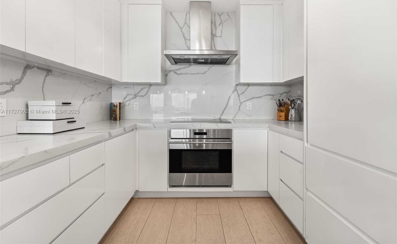 Small Image of 10 VENETIAN WAY #1903, Miami Beach Number 19