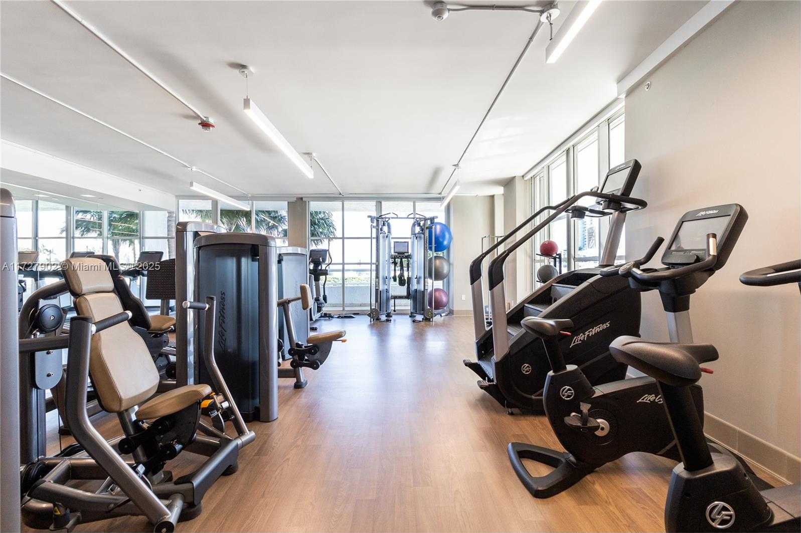 Small Image of 10 VENETIAN WAY #1903, Miami Beach Number 37