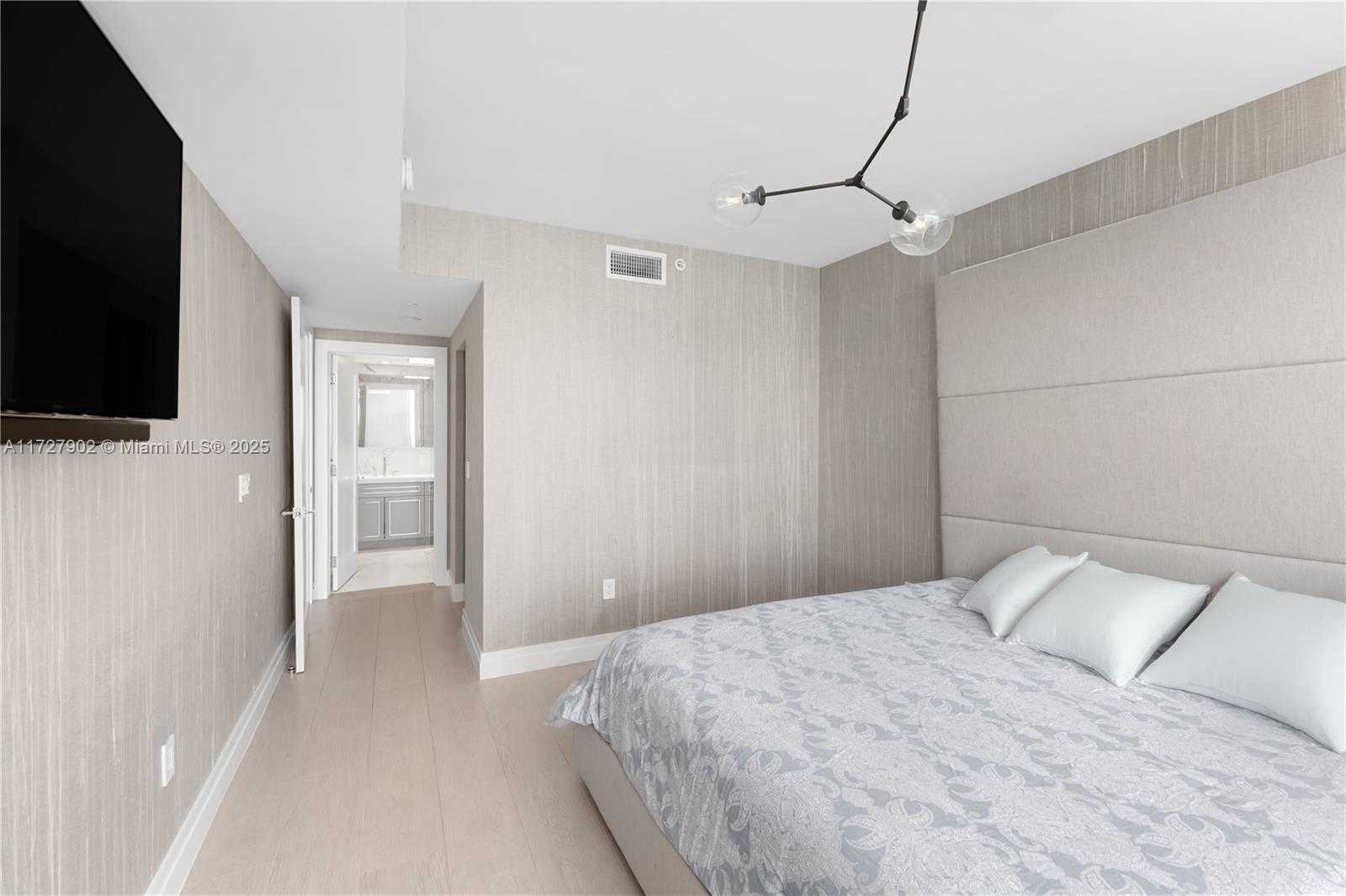 Small Image of 10 VENETIAN WAY #1903, Miami Beach Number 53