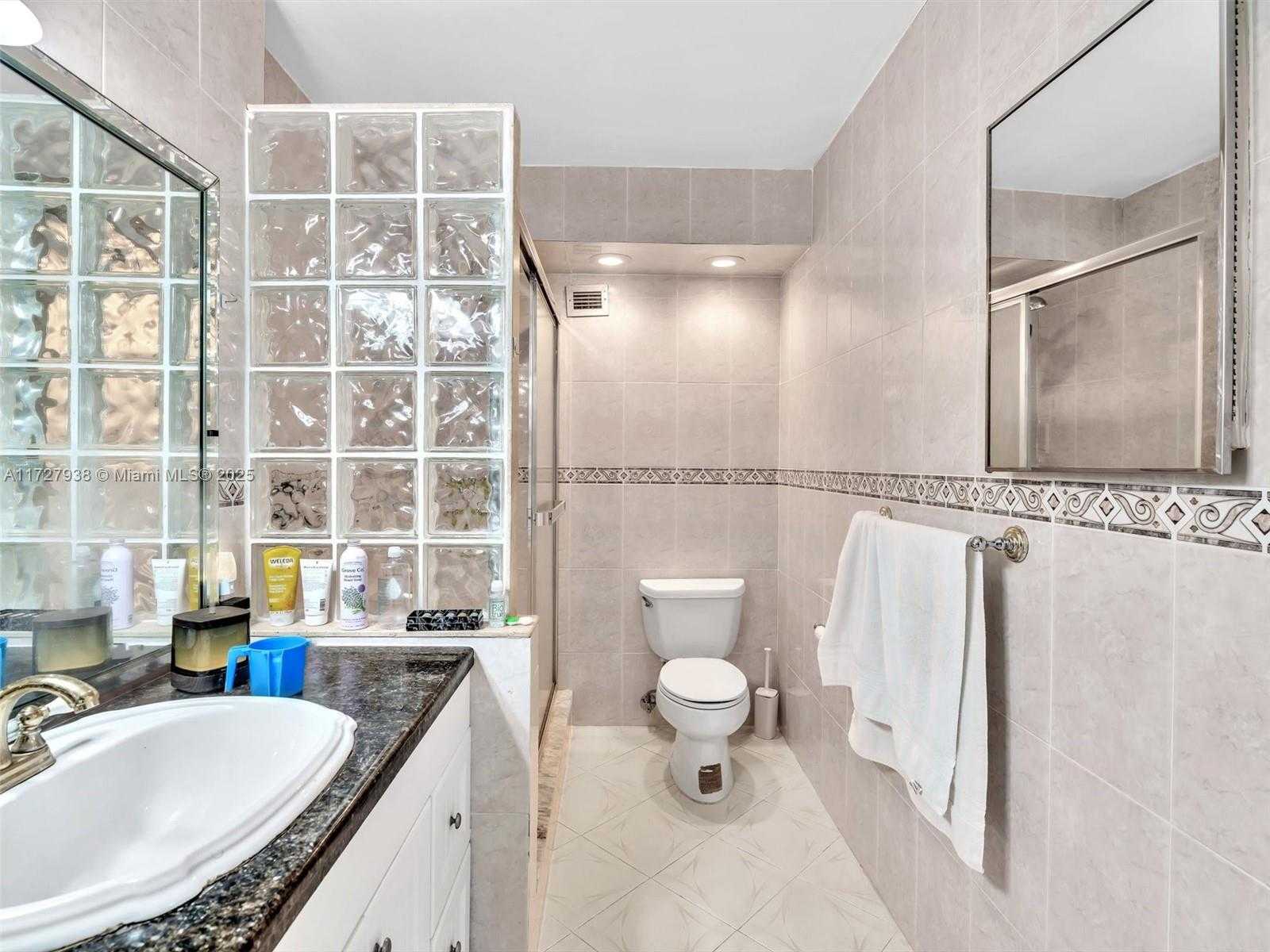 Small Image of 3800 SOUTH OCEAN DR #712A, Hollywood Number 16