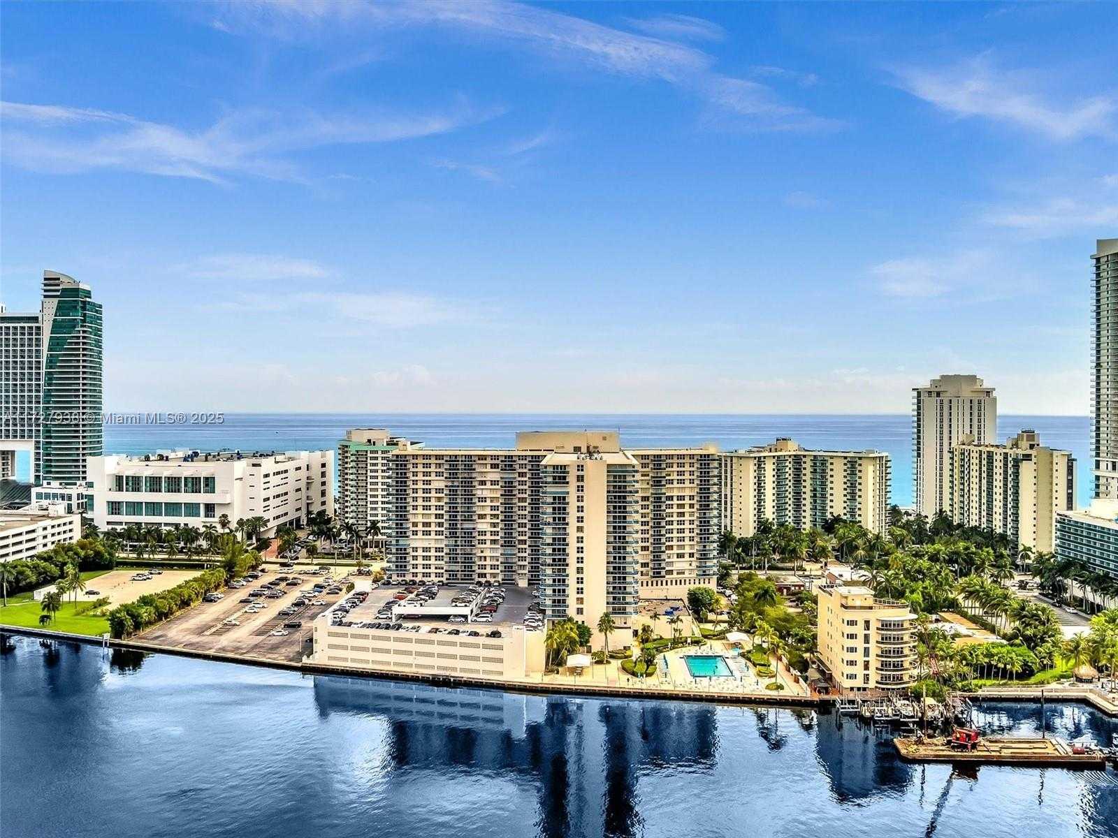 Small Image of 3800 SOUTH OCEAN DR #712A, Hollywood Number 2