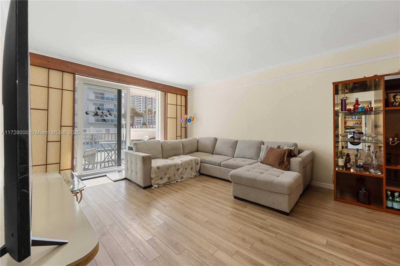 Small Image of 1601 SOUTH OCEAN DR #105, Hollywood Number 15