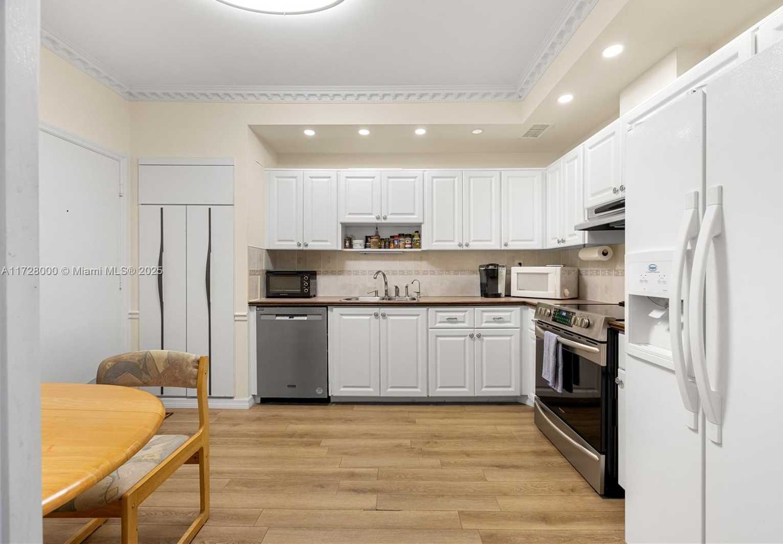 Small Image of 1601 SOUTH OCEAN DR #105, Hollywood Number 9