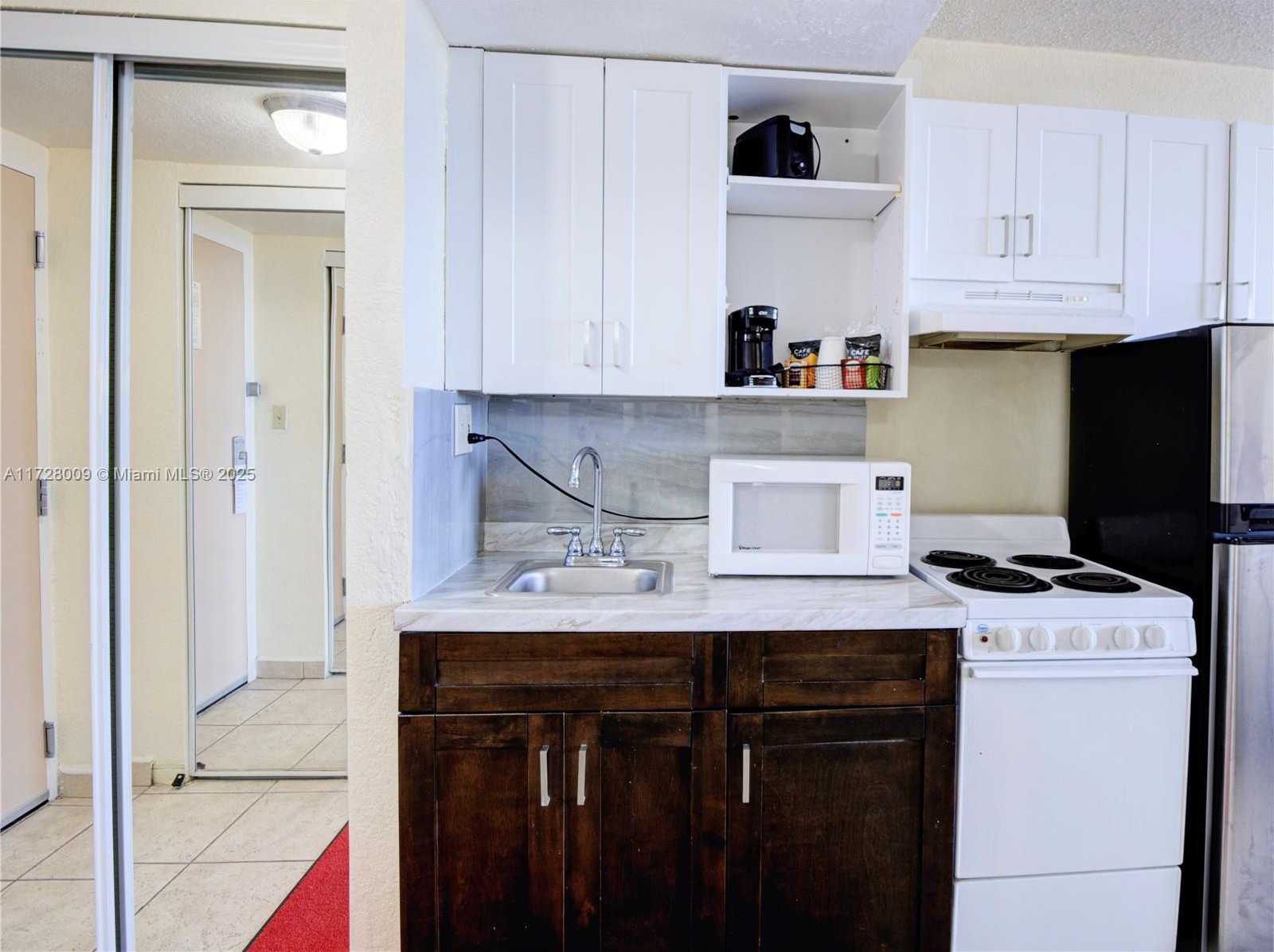 Small Image of 19201 COLLINS AVE #1141, Sunny Isles Beach Number 10
