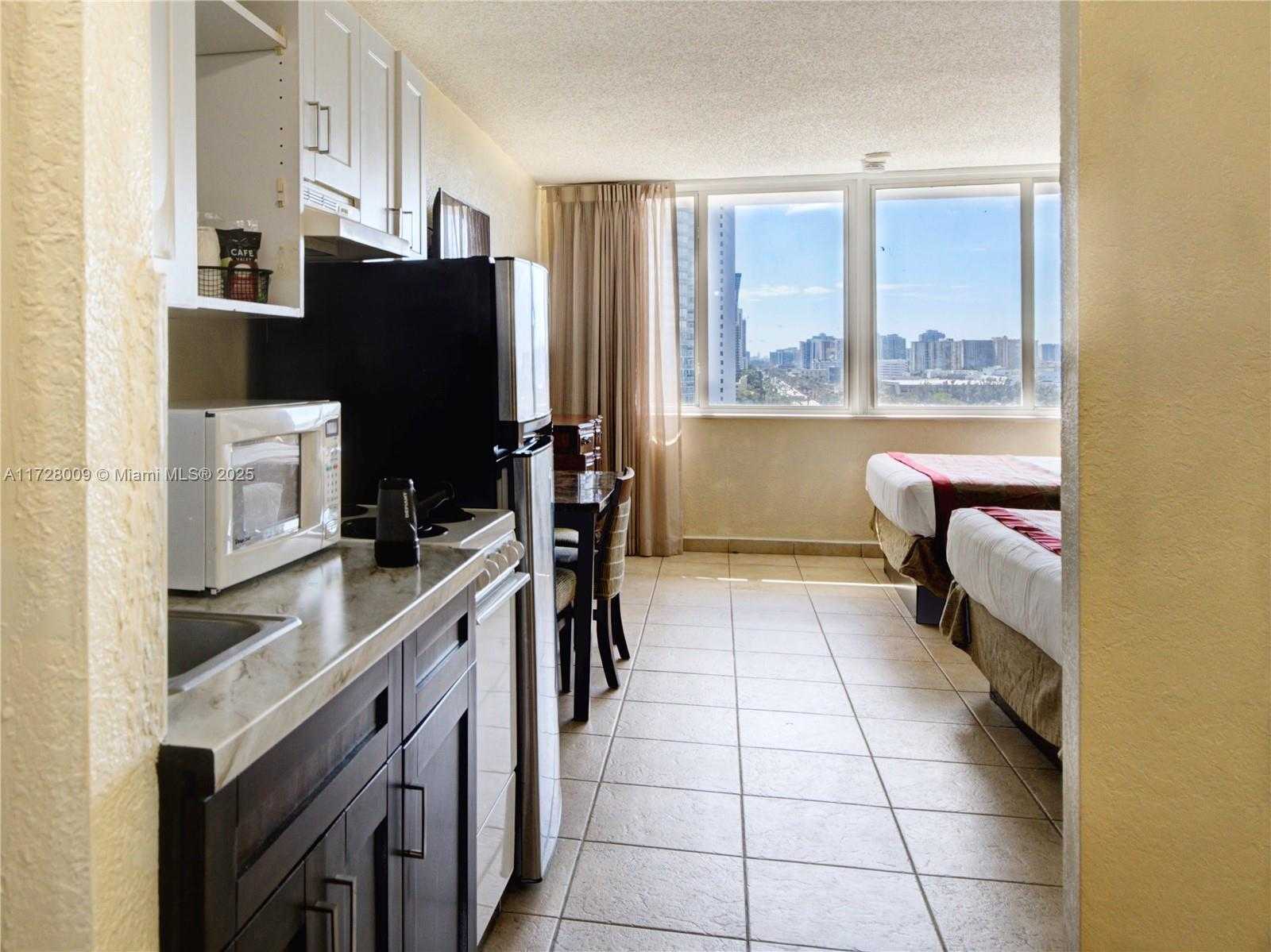 Small Image of 19201 COLLINS AVE #1141, Sunny Isles Beach Number 6