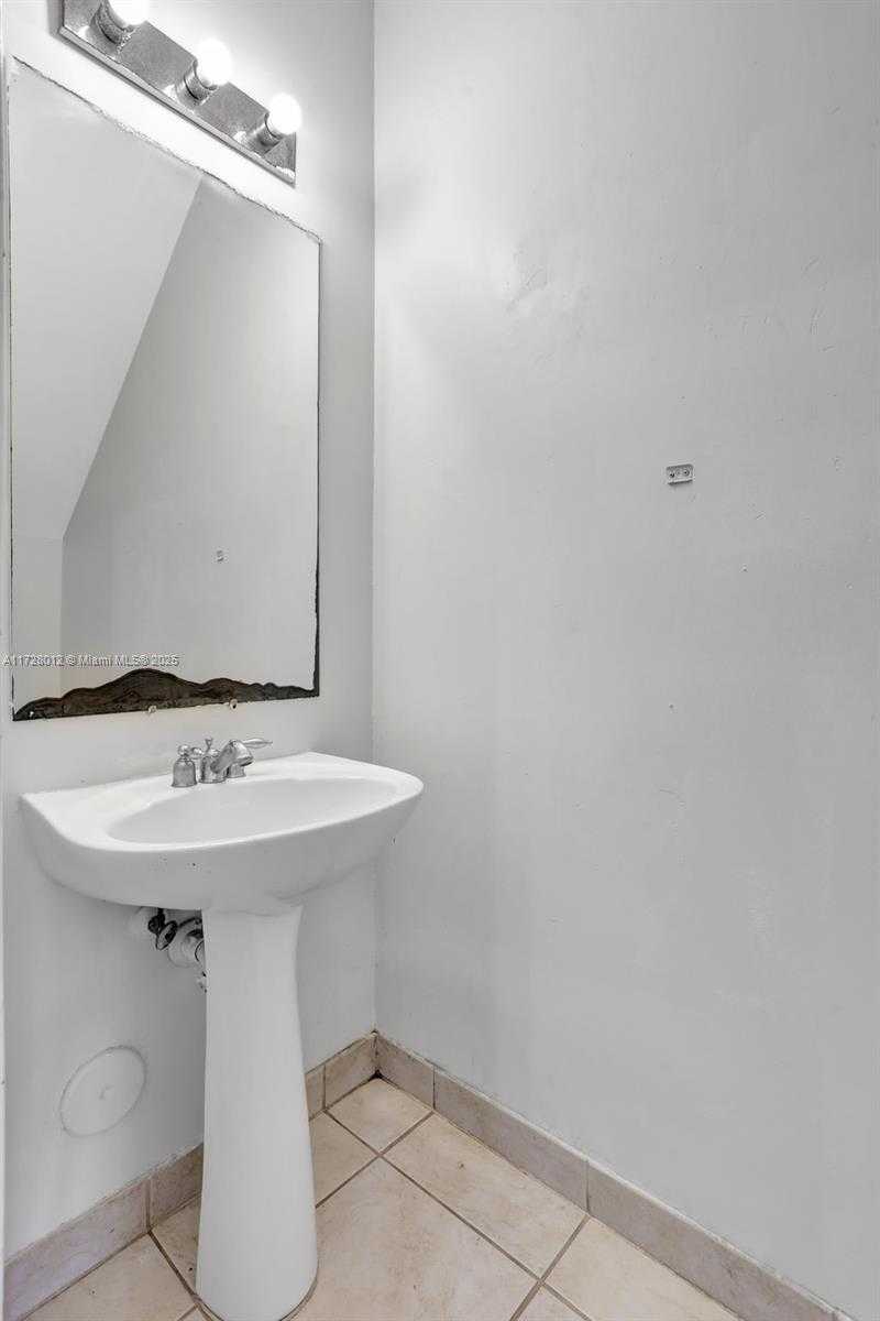 Small Image of 3427 NORTH WEST 14TH CT #3427, Lauderhill Number 9