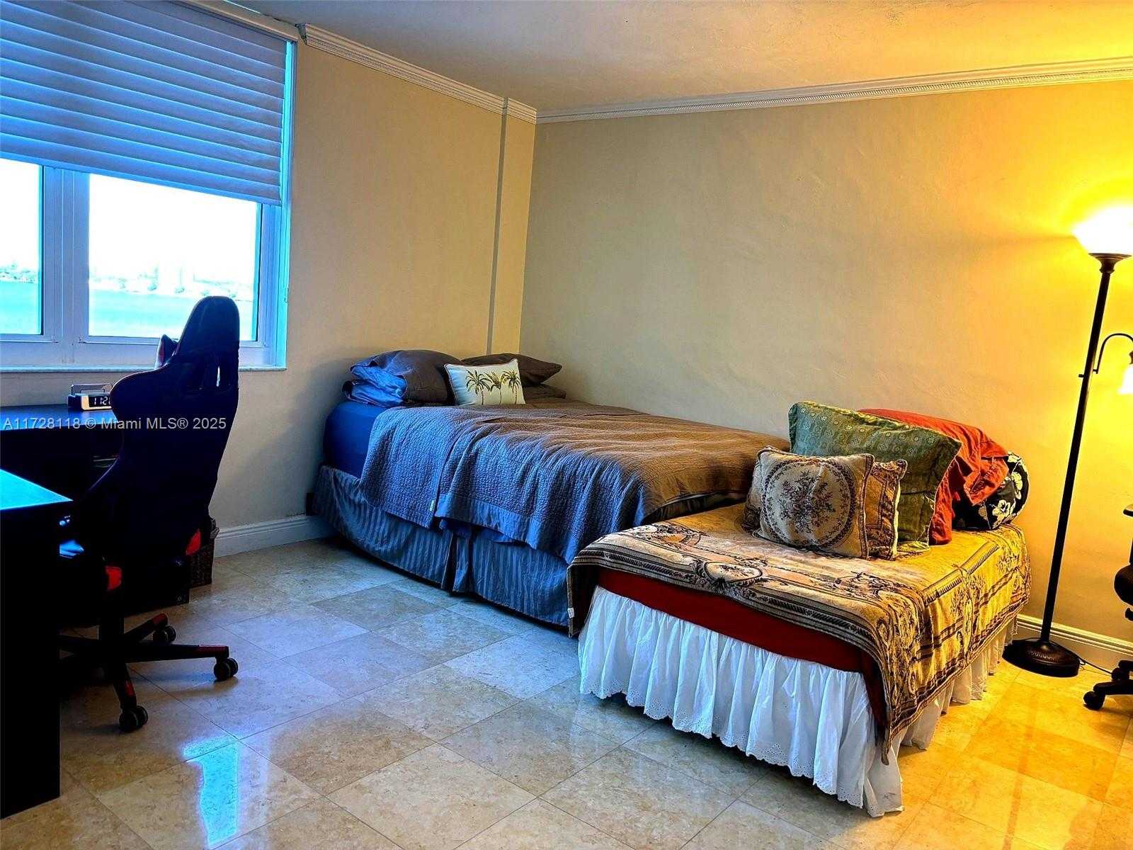 Small Image of 10350 WEST BAY HARBOR DR #10AB, Bay Harbor Islands Number 17
