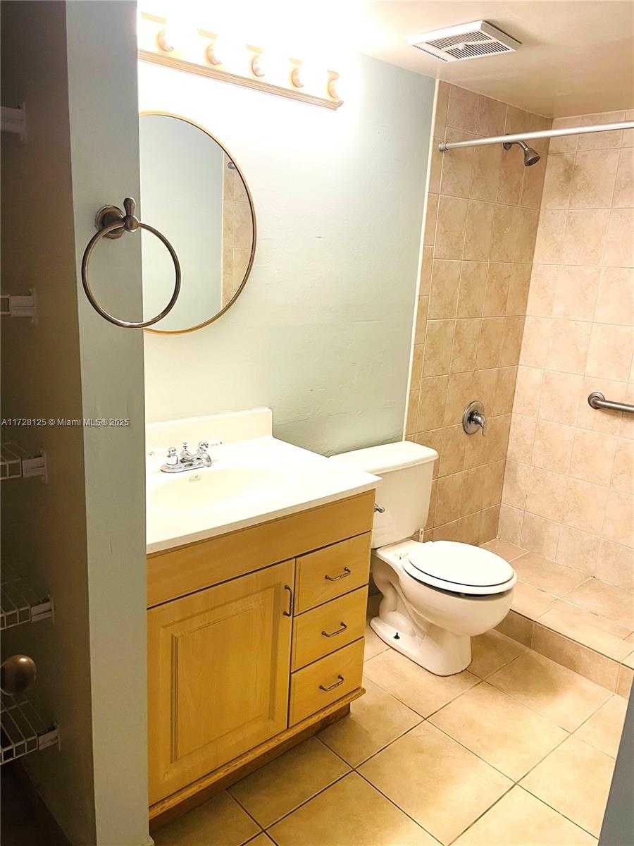 Small Image of 13904 SOUTH WEST 90TH TER #13904, Miami Number 10