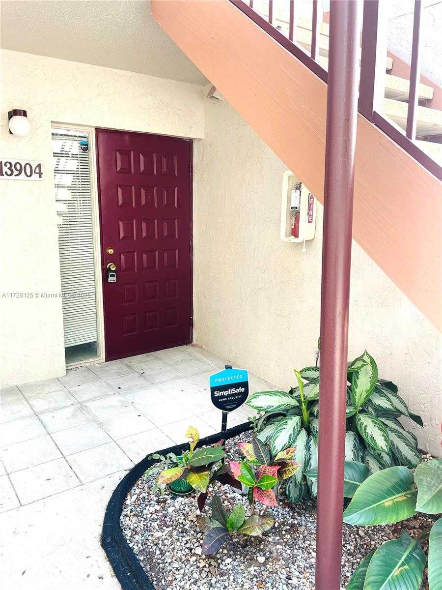 Small Image of 13904 SOUTH WEST 90TH TER #13904, Miami Number 2