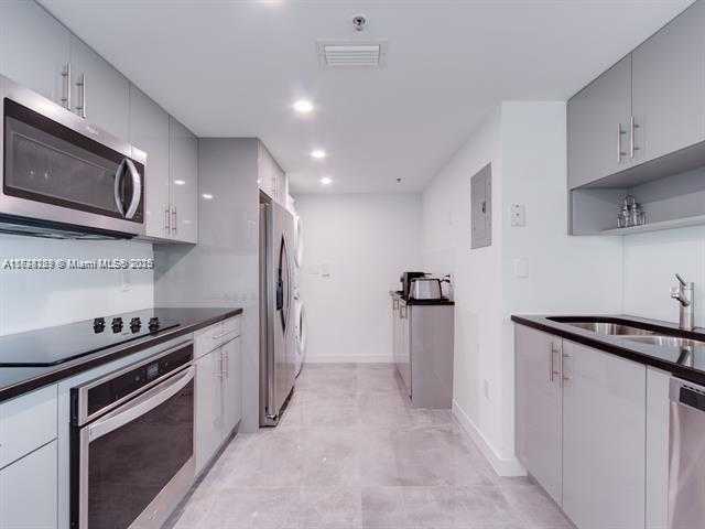 Small Image of 650 WEST AVE #2409, Miami Beach Number 3