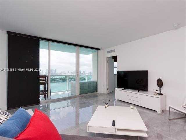 Small Image of 650 WEST AVE #2409, Miami Beach Number 9