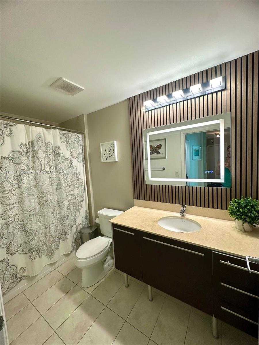 Small Image of 1900 NORTH BAYSHORE DR #1505, Miami Number 12