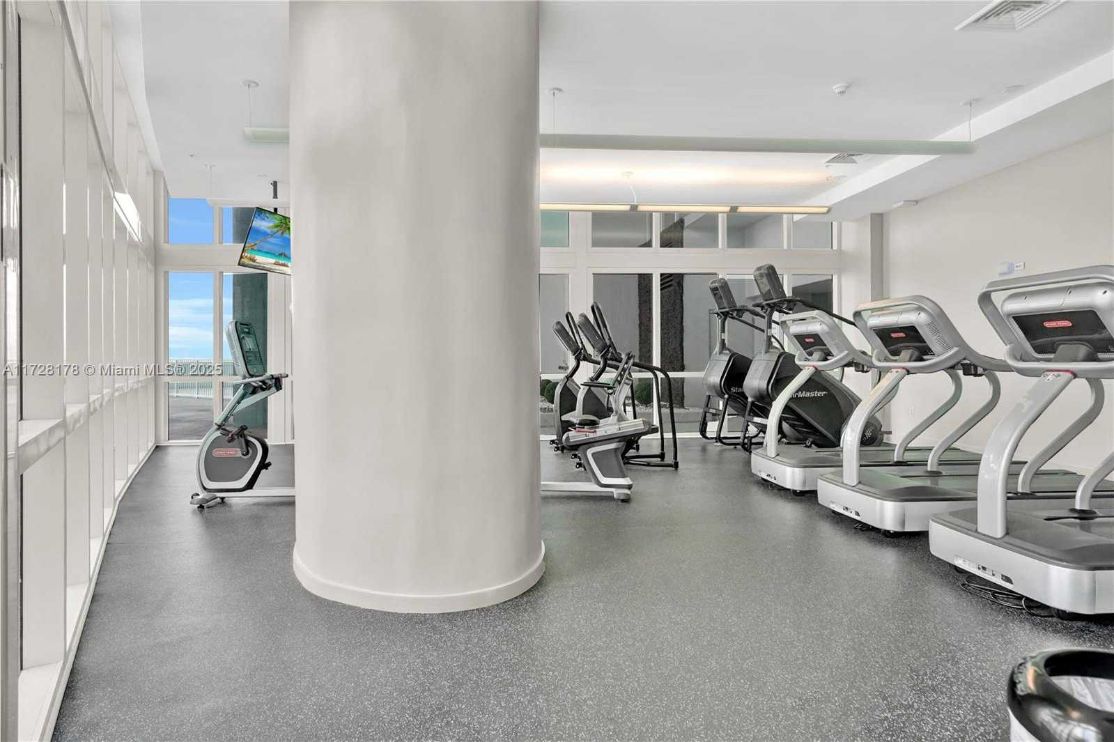 Small Image of 1900 NORTH BAYSHORE DR #1505, Miami Number 17