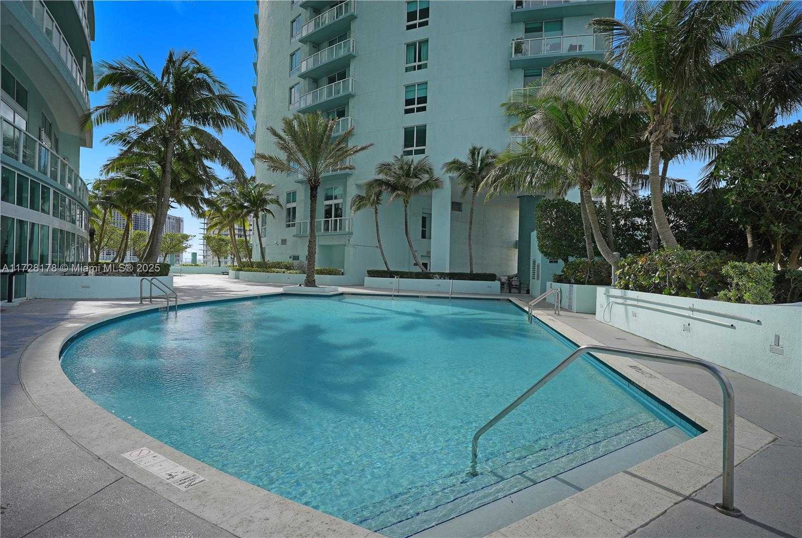 Small Image of 1900 NORTH BAYSHORE DR #1505, Miami Number 2