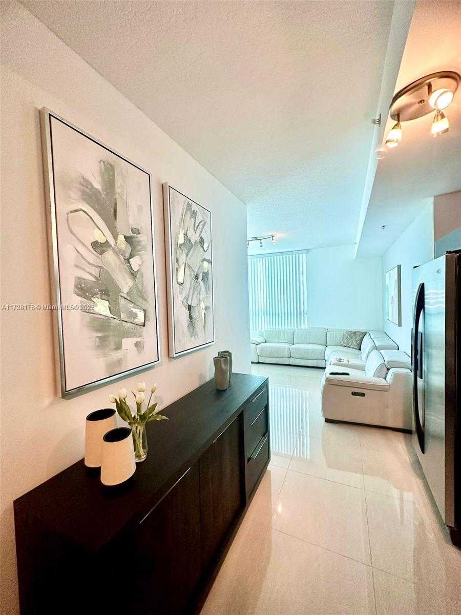Small Image of 1900 NORTH BAYSHORE DR #1505, Miami Number 6