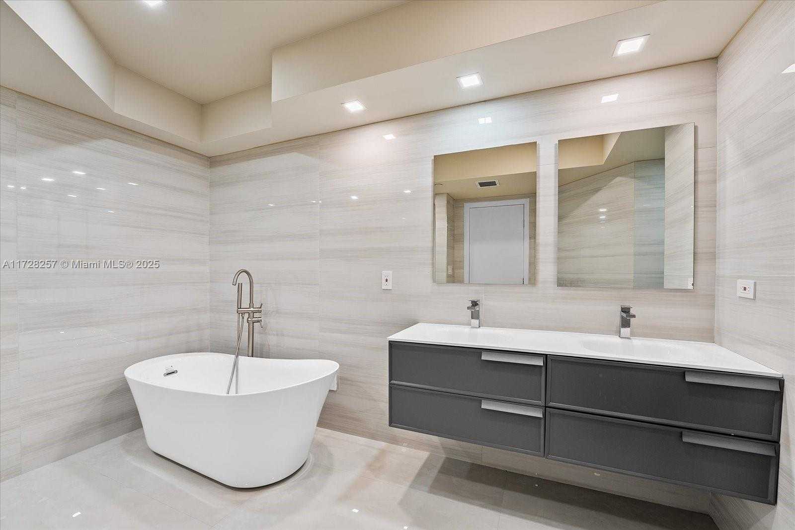 Small Image of 20281 EAST COUNTRY CLUB DR #304, Aventura Number 12