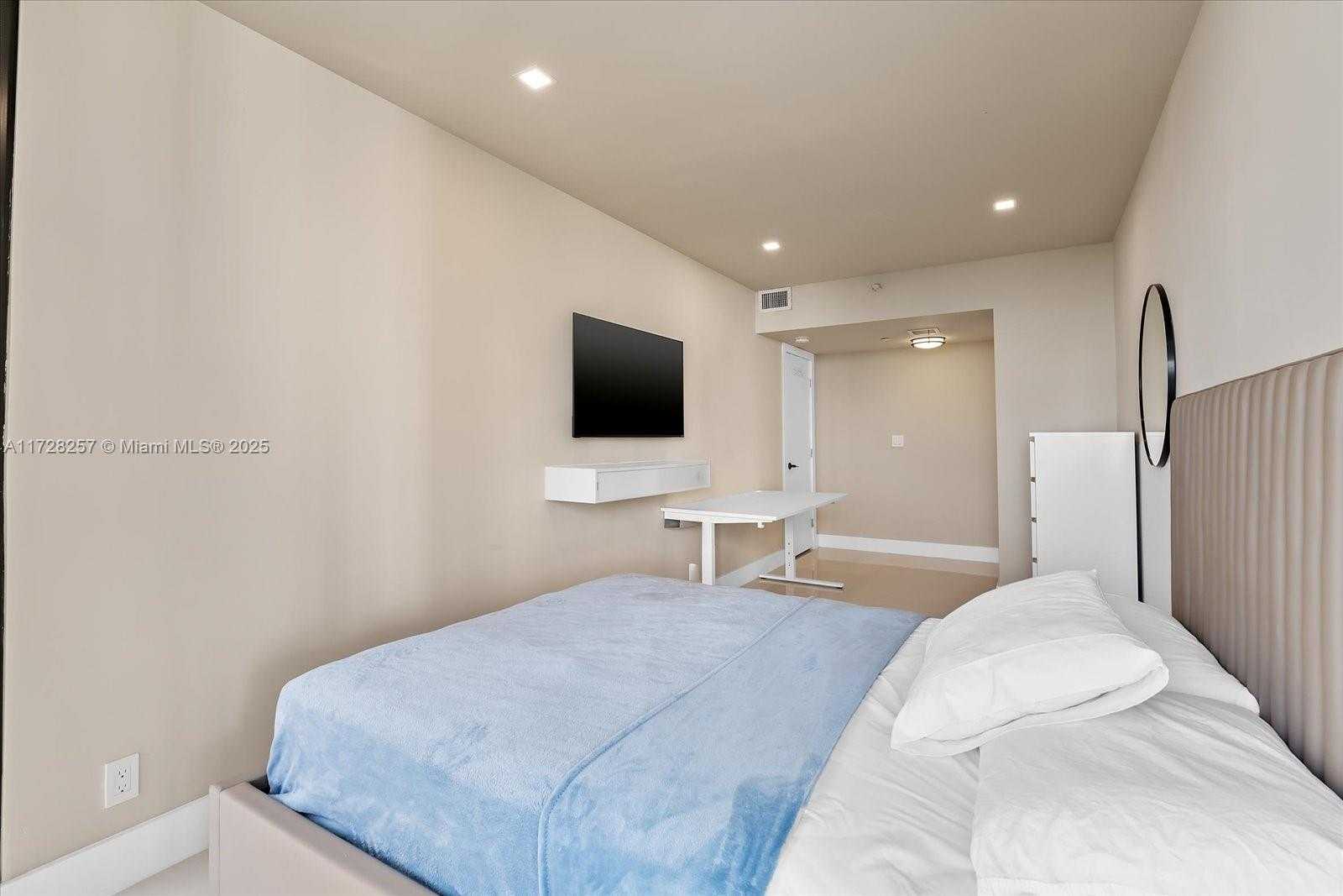 Small Image of 20281 EAST COUNTRY CLUB DR #304, Aventura Number 16
