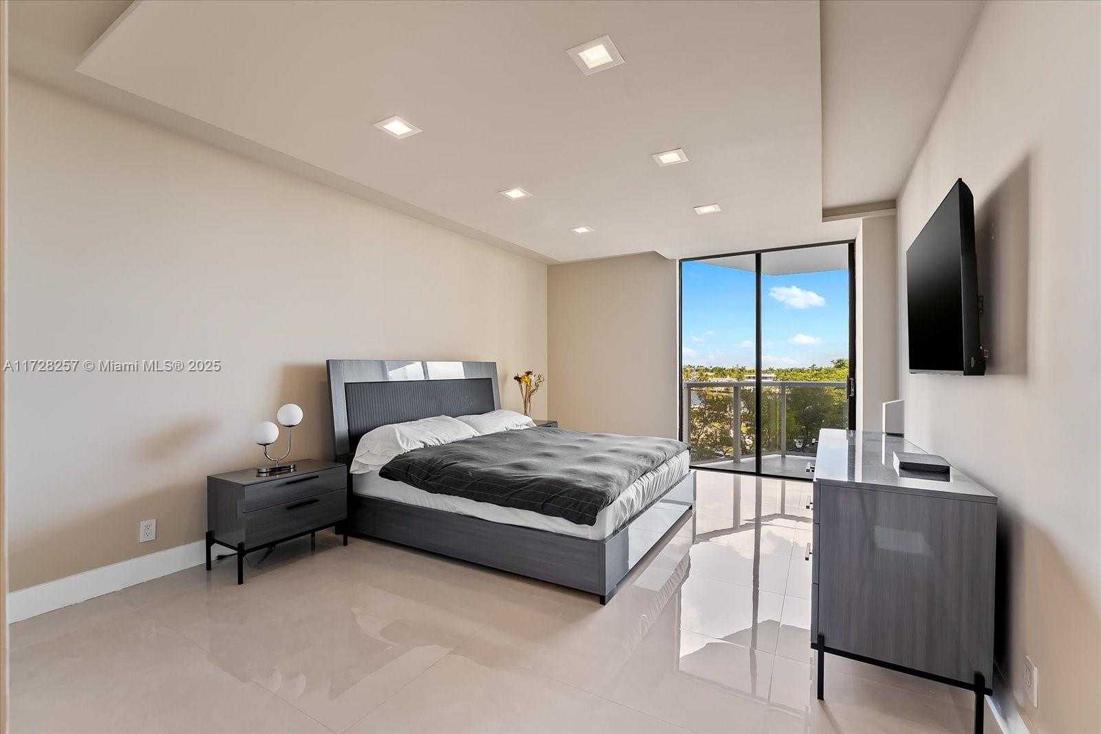 Small Image of 20281 EAST COUNTRY CLUB DR #304, Aventura Number 9