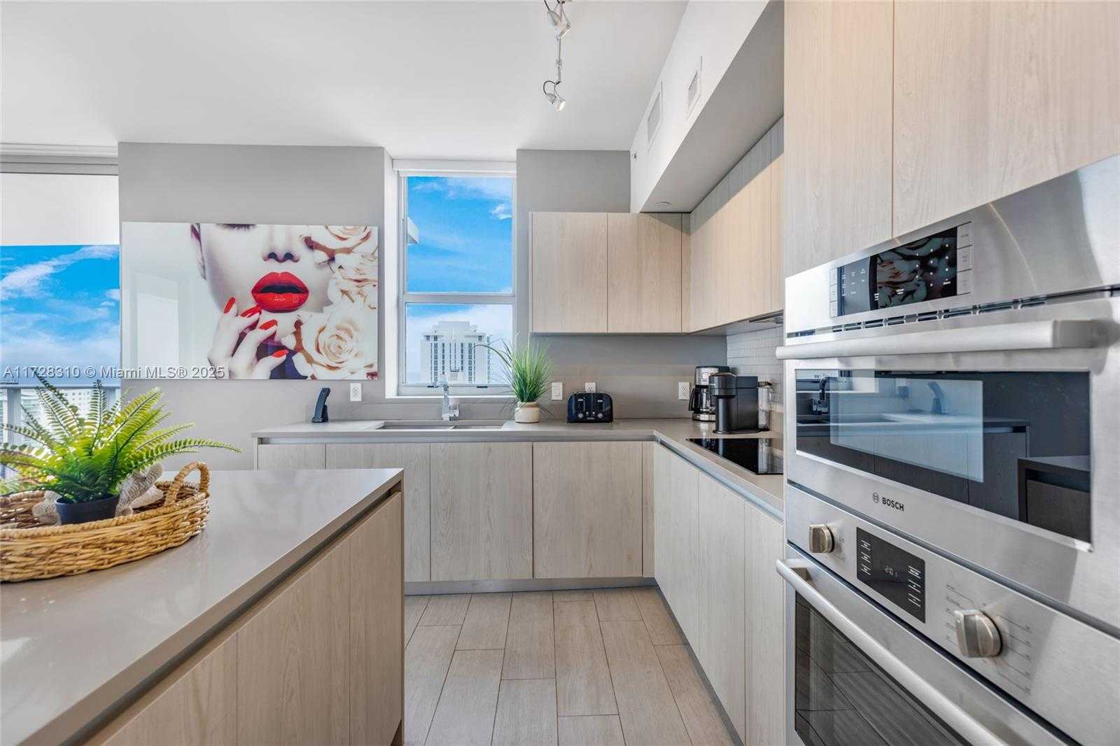 Small Image of 4010 SOUTH OCEAN DR #R1601, Hollywood Number 9